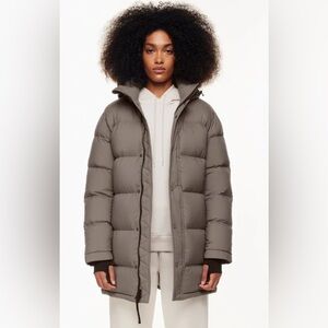 Aritzia Super Puff Mid Jacket Women’s Small EUC color Stone Taupe